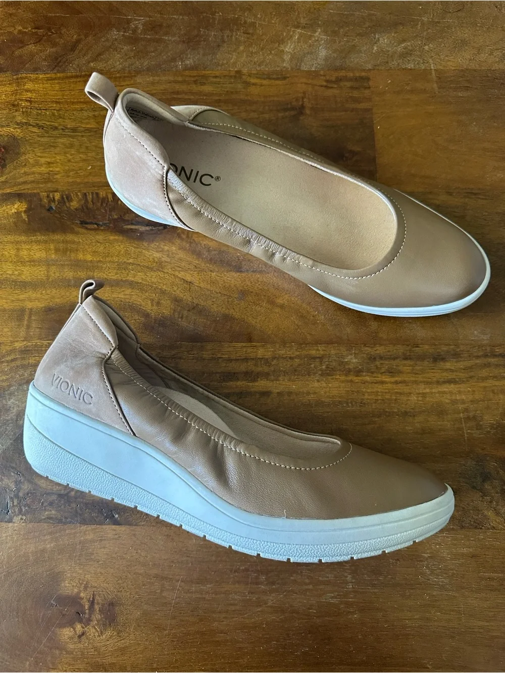 Vionic Jacey tan leather wedge comfort shoes ladies size 8.5